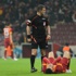 Galatasaray'da Burak Yılmaz yeniden sakatlandı Galatasaray'da Burak Yılmaz yeniden sakatlandı