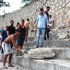 Taraftarlar yapımı devam eden statta taş taşıyıp çalışamalara yardım etti