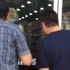 AVM'de dehşet! Patronunun boğazını kesti