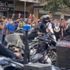 Floyd protestolarına katılan eylemciler polisi ateşe verdi
