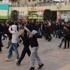 Polis, liselileri güçlükle durdurdu! Polis, liselileri güçlükle durdurdu!