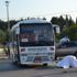 Minibüsle çarpışan motosikletin sürücüsü hayatını ...