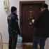 Yurt dışından gelenleri polis evlerinde kontrol etti Yurt dışından gelenleri polis evlerinde kontrol etti