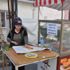 Suriyeli kadın kazanç için Mardin'de kebap satıyor