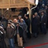 Kararı duyan parasını almaya koştu
