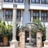 Roma sütunlarını apartman süsü yaptılar