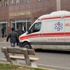 Doktor, hastanede eşine şiddet uygulayan kocayı engellemeye kalkınca bıçaklandı Doktor, hastanede eşine şiddet uygulayan kocayı engellemeye kalkınca bıçaklandı