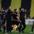 Derbide olay... Emre ve Bilic birbirine girdi! Derbide olay... Emre ve Bilic birbirine girdi!