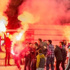 Fenerbahçeliler salonu yaktı Fenerbahçeliler salonu yaktı