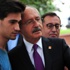 Kılıçdaroğlu selfie çekerken elleri titreyen hayranına böyle yardım etti