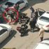 ﻿Trafikte kasklı yumruklu kavga. 2 grup birbirine girdi