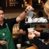 Starbucks'tan her gün bedava kahve içmenin yolunu buldu, çalışanlar isyan etti