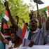 Sudan'da darbe: Ordu, sivil yönetim çağrısı yapan eylemcilerden barikatları kaldırmalarını istedi