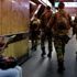 Son dakika... Tepeden tırnağa silahlı askerler metro istasyonlarında! Son dakika... Tepeden tırnağa silahlı askerler metro istasyonlarında!