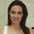 Angelina Jolie su çiçeği oldu