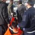 Kardeşini sokak ortasında bıçakladı Kardeşini sokak ortasında bıçakladı