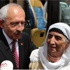 CHP lideri onu görünce otobüsten inip...