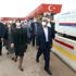 Kobani davası olaylı başladı! Avukatlar salonu terk etti, Selahattin Demirtaş "128 milyar dolar nerede?" yazılı kağıdı gösterdi