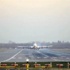 Londra'da dev yolcu uçağı Gatwick Havaalanı'na acil iniş yaptı