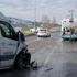 Servis minibüsü, halk otobüsüne çarptı: 8 öğrenci yaralı
