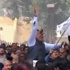 Parti lideri kalabalığın üzerine para saçtı Parti lideri kalabalığın üzerine para saçtı