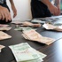 Dilencinin üzerinden 16 bin 600 lira çıktı Dilencinin üzerinden 16 bin 600 lira çıktı
