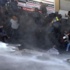Diyarbakır’da Sur’a yürümek isteyen gruba polis müdahalesi Diyarbakır’da Sur’a yürümek isteyen gruba polis müdahalesi