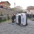 Acemi kadın sürücü çocuk parkına uçtu Acemi kadın sürücü çocuk parkına uçtu