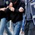 Göçmen kaçakçılığı yapan 3 kişi gözaltına alındı Göçmen kaçakçılığı yapan 3 kişi gözaltına alındı