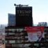 Erdoğan'ın posterini Trump Towers'a astırdı Erdoğan'ın posterini Trump Towers'a astırdı