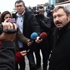 İdris Bal'dan adliye önüne 17 siyah çelenk
