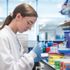 Koronavirüs aşısı: Oxford ve AstraZeneca'nın test sürecinin durdurulması ne anlama geliyor?