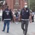 Adliye önünde tekme tokat birbirine girdiler Adliye önünde tekme tokat birbirine girdiler