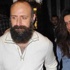 Halit Ergenç havaalanını birbirine kattı