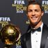 Cristiano Ronaldo Ballon d'Or ödülünü sattı