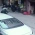 Otomobilin çarptığı taksi, yan yoldaki boşlukta asılı kaldı Otomobilin çarptığı taksi, yan yoldaki boşlukta asılı kaldı