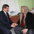Başbakan Davutoğlu Emine Teyze'yi ziyaret etti