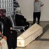 5 dakika arayla ölen çiftin cenazeleri, bulaşıcı hastalık şüphesi nedeniyle tabutla defnedilecek 5 dakika arayla ölen çiftin cenazeleri, bulaşıcı hastalık şüphesi nedeniyle tabutla defnedilecek