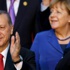 Aile fotoğrafında dikkat çeken detay