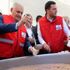 Başbakan Binali Yıldırım aşure dağıttı