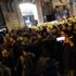İstiklal Caddesi nde izinsiz yürümek isteyen kadınlara ...