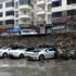 İstinat duvarı otomobillerin üzerine çöktü