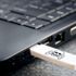 Yolda yürürken bulduğu USB bellekten çok gizli belgeler çıktı!