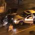 İkiye bölünen otomobilden sağ çıktılar İkiye bölünen otomobilden sağ çıktılar