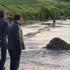Dere suyuna giren kepçe suya battı, operatör kayboldu Dere suyuna giren kepçe suya battı, operatör kayboldu
