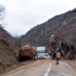 Kopan kayalar yolu kapattı Kopan kayalar yolu kapattı