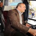 Şoför koltuğuna geçen Abdurrahim Albayrak tepki çekti Şoför koltuğuna geçen Abdurrahim Albayrak tepki çekti