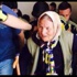 Van Persie'yi görmek için bastonuyla geldi Van Persie'yi görmek için bastonuyla geldi