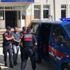 Jandarma suç makinesini pencereden kaçarken yakaladı