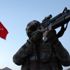 Hakkari'de özel harekat polisleri eller tetikte oruç açıyor Hakkari'de özel harekat polisleri eller tetikte oruç açıyor